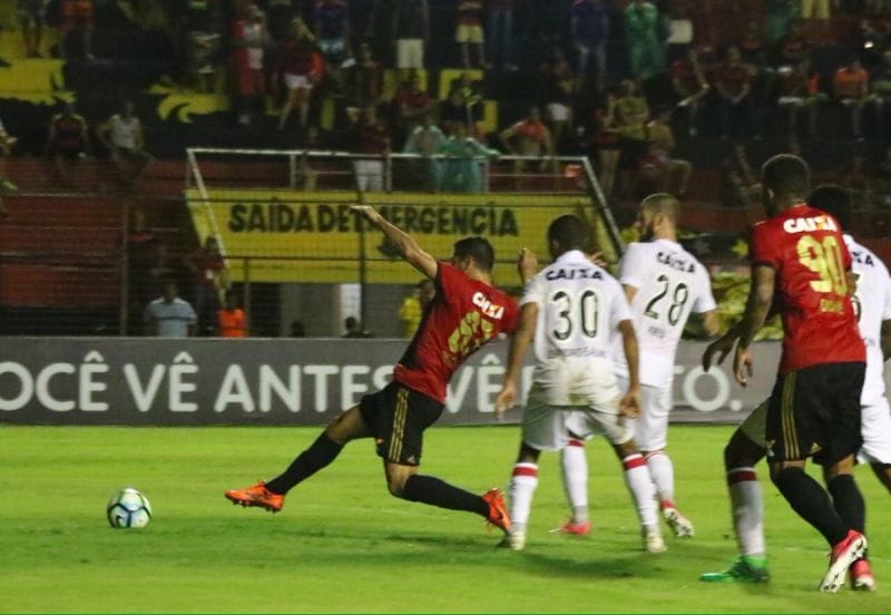 Vitória vence o Sport fora de casa e sai do Z-4