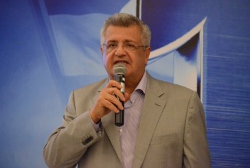 Estão chovendo emendas e cargos, diz Bacelar sobre manobras para salvar Temer