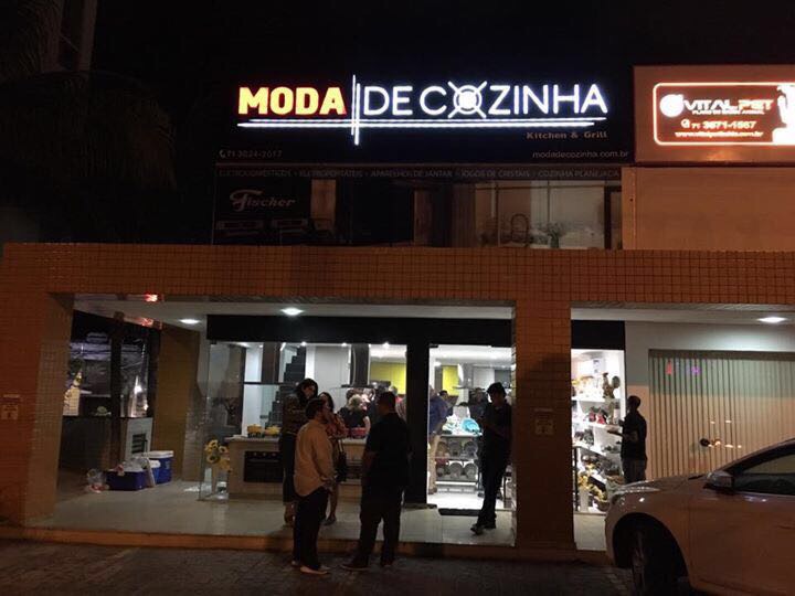 Secretário Mauro Cardim participou da inauguração da loja Moda de Cozinha em Lauro de Freitas