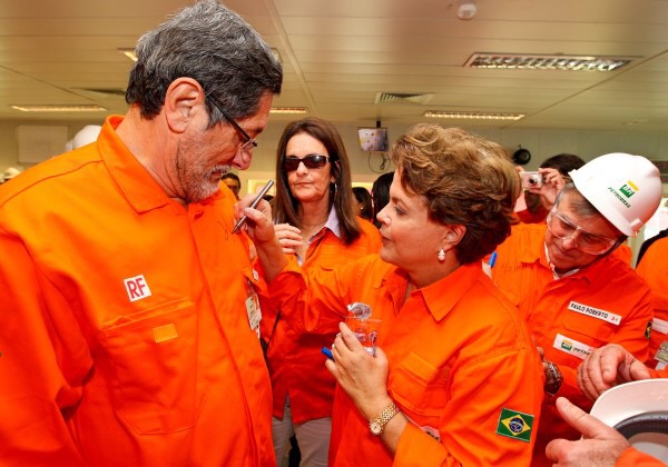 TCU bloqueia bens de Dilma, Palocci e Gabrielli por Pasadena