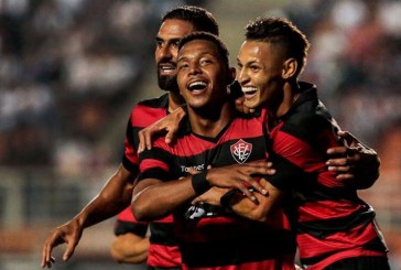 Vitória fica duas vezes na frente, mas cede empate ao Santos no Pacaembu; assista