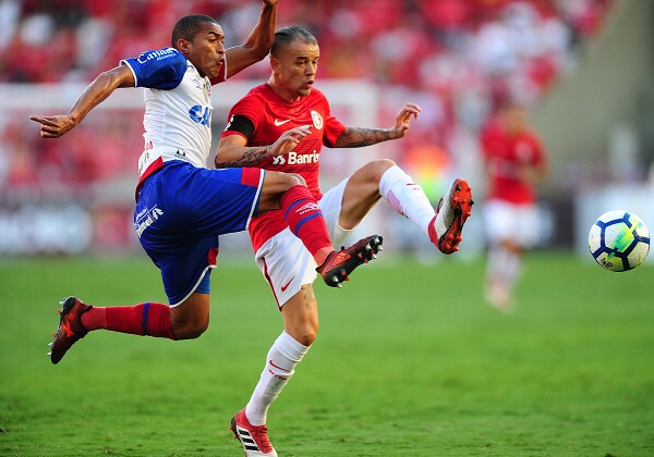 Bahia não joga bem e tropeça diante do Inter, fora de casa